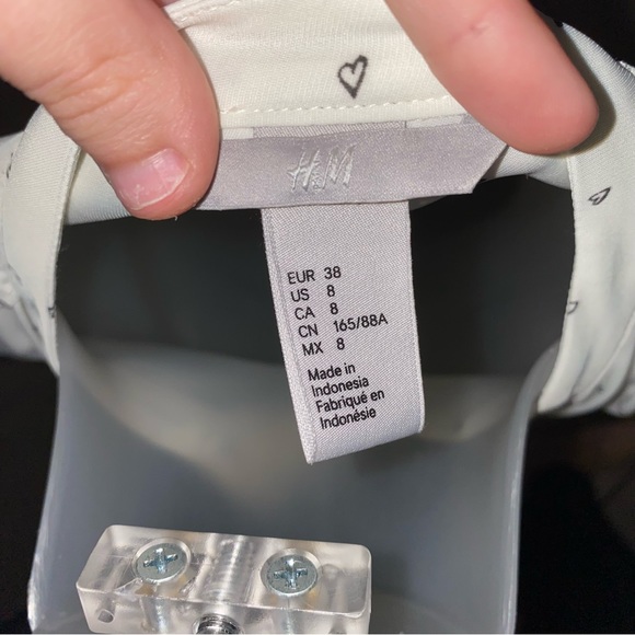 H&M white and black heart patterned button down blouse - Picture 5 of 6